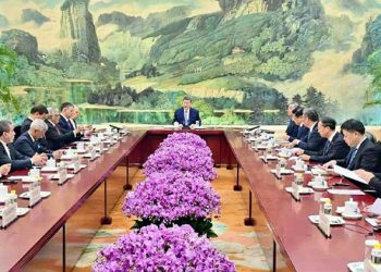 اسحاق ڈار کی چینی صدر شی جن پنگ سے ملاقات، علاقائی تعاون پر زور