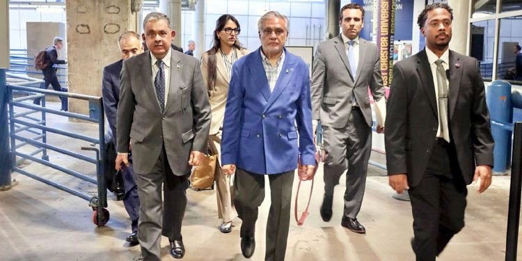 اسحاق ڈار واشنگٹن پہنچ گئے، آج امریکی وزیر خارجہ سے ملاقات طے