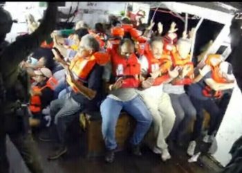 اسرائیل کا غزہ امداد لے جانے والی کشتی حنظلہ پر حملہ، 21 سماجی کارکن، عملہ اغوا