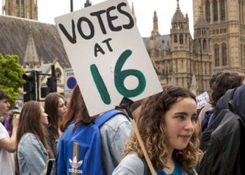 برطانیہ میں ووٹ دینے کی عمر کم کر کے 16 سال کرنے کا اعلان