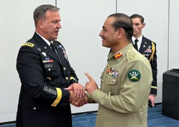 اوورسیز پاکستانی روشن مستقبل پر اعتماد اور سرمایہ کاری میں کردار ادا کریں: فیلڈ مارشل