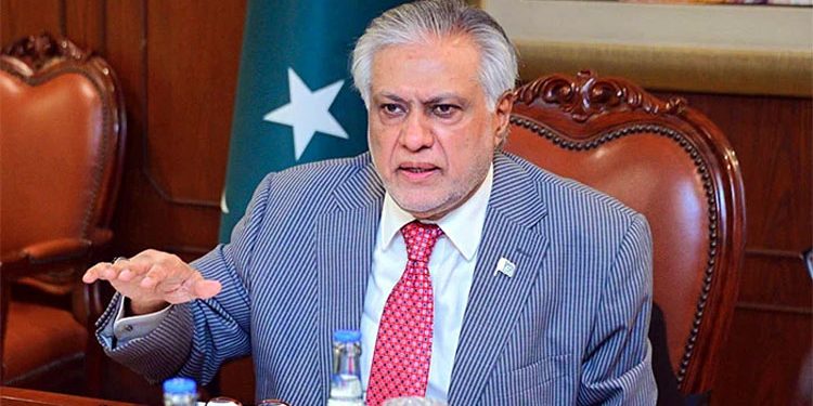 غزہ پر او آئی سی وزرائے خارجہ اجلاس کیلئے اسحاق ڈار سعودی عرب پہنچ گئے