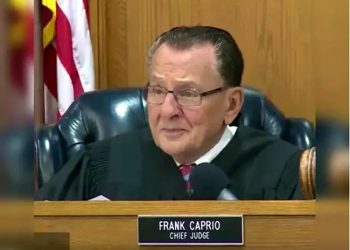 انسان دوست عدالتی فیصلوں کیلئے مشہور امریکی جج فرینک کیپریو دنیا سے رخصت ہو گئے