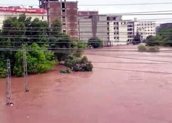 اسلام آباد: موسلادھار بارش سے نالوں میں طغیانی ، پانی گھروں میں داخل