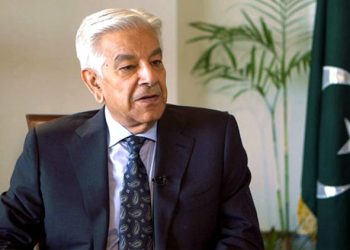 آدھی سے زیادہ بیوروکریسی پرتگال میں پراپرٹی لیکر شہریت لینے کی تیاری کر رہی ہے ، خواجہ آصف