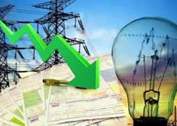 عوام کے لیے اچھی خبر، بجلی کی قیمت میں کمی کا امکان