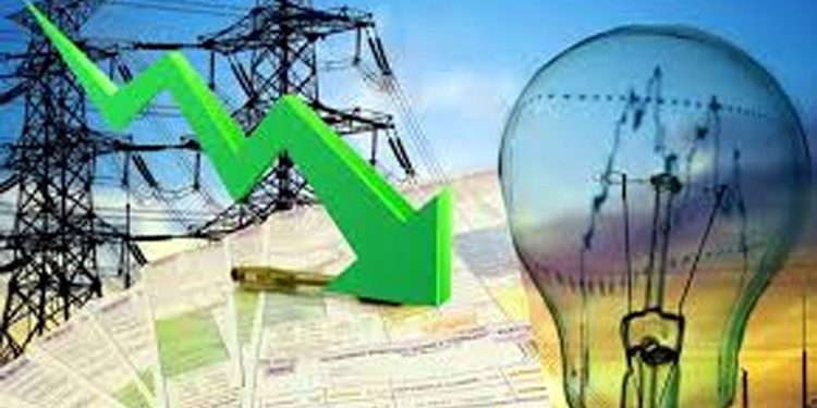 عوام کے لیے اچھی خبر، بجلی کی قیمت میں کمی کا امکان