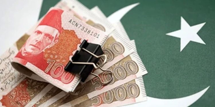 گزشتہ مالی سال حکومتی آمدنی 9 ہزار 946 ارب، اخراجات 17 ہزار ارب روپے رہے، وزارت خزانہ