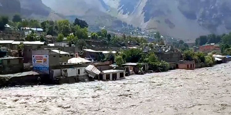 باجوڑ: آسمانی بجلی گرنے اور کلاؤڈ برسٹ سے 16 افراد جاں بحق، متعدد لاپتہ