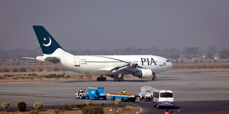پی آئی اے کا لاہور سے پیرس کیلئے فلائٹ آپریشن بند کرنے کا فیصلہ