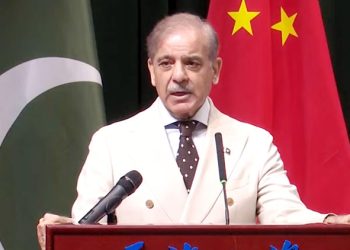 پاک چین دوستی ہر آزمائش پر پورا اتری، مل کر ترقی کریں گے: وزیراعظم