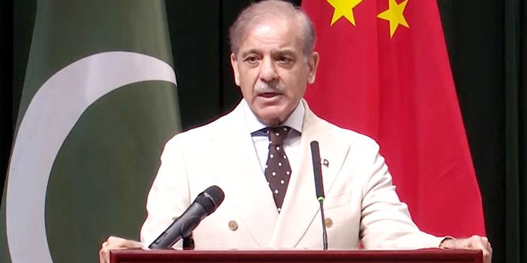 پاک چین دوستی ہر آزمائش پر پورا اتری، مل کر ترقی کریں گے: وزیراعظم