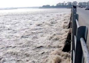 بھارت کی جانب سے پانی چھوڑنے کے بعد پنجاب کے دریا بپھر گئے، متعدد دیہات متاثر