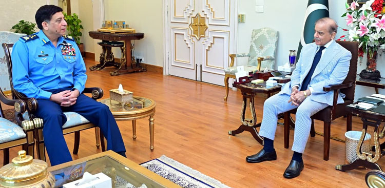 وزیراعظم سے چیف آف دی ایئر سٹاف ایئر چیف مارشل ظہیر احمد بابر سدھو کی ملاقات