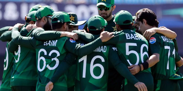 ٹیم کی ناقص کارکردگی، کرکٹرز کے بھاری معاوضے نظروں میں آنے لگے