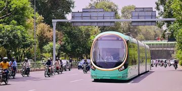 الیکٹرک ٹرام سروس مزید دو شہروں میں جلد شروع کرنے کا فیصلہ