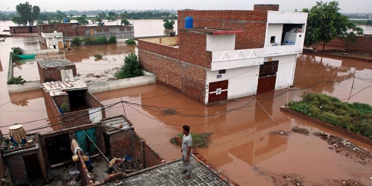 پنجاب میں مزید سیکڑوں دیہات زیر آب، 38لاکھ افراد متاثر، 13 لاکھ ایکڑ پر فصلیں تباہ