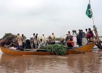 جلالپور پیر والا اور علی پور میں امدادی کشتیاں الٹ گئیں، 3 بچے جاں بحق، 9 افراد لاپتہ
