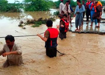 چشتیاں، اوچ شریف، علی پور، شجاع آباد، منچن آباد میں ہر طرف تباہی کے مناظر