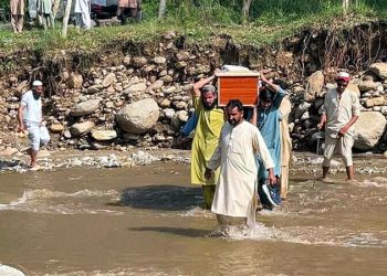 سیلاب سے تباہی کی ہولناک داستانیں، ہر طرف پانی ہی پانی، بحالی شروع نہ ہو سکی