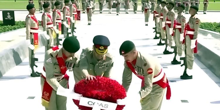 یوم دفاع پر جنرل ہیڈ کوارٹرز اور گیریژنز میں تقاریب، شہدا کیلئے فاتحہ خوانی