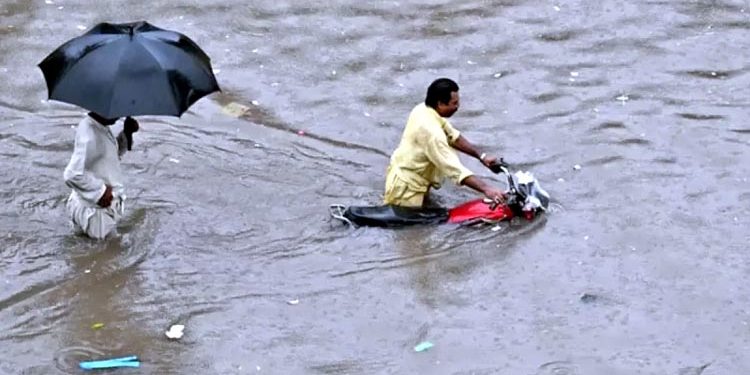 اسلام آباد سمیت مختلف شہروں میں بارش کا امکان ، اربن فلڈنگ اور لینڈ سلائیڈنگ کا خدشہ