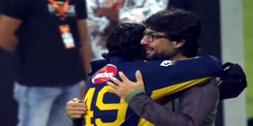 میدان میں حریف، میچ کے بعد گلے لگ گئے، اسپورٹس مین شپ کا شاندار مظاہرہ