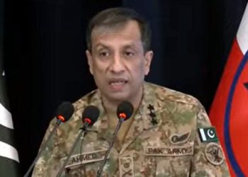 دہشت گردی کے پیچھے گٹھ جوڑ کو مقامی اور سیاسی پشت پناہی حاصل ہے: ترجمان پاک فوج