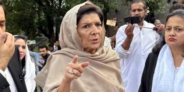 علیمہ خان کا شناختی کارڈ اور پاسپورٹ بلاک، ضامن کی پراپرٹی بحق سرکار قرق کرنے کا حکم