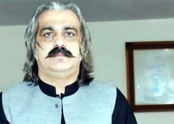 علی امین گنڈاپور کا استعفی 12 گھنٹے گزرنے کے بعد بھی گورنر ہاوس نہ پہنچ سکا