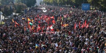 اٹلی؛ غزہ میں اسرائیلی جارحیت کیخلاف 20 لاکھ افراد سڑکوں پر نکل آئے