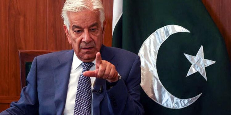 بھارت افغان سرزمین سے پاکستان کیخلاف جنگ چھیڑ رہا ہے ، شواہد موجود ہیں ، وزیر دفاع