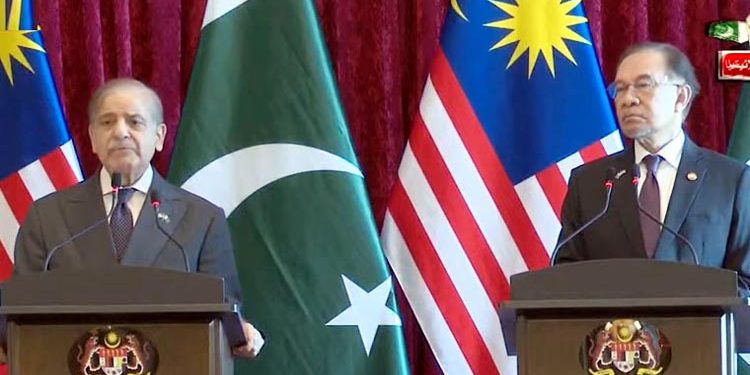 ملائیشیا کے تجربات سے استفادہ کیلئے مشترکہ منصوبوں کے خواہاں ہیں: وزیراعظم