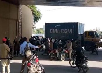 مذہبی جماعت کا احتجاج، لاہور اور اسلام آباد کے تمام داخلی راستے دوسرے روز بھی بند