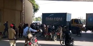 مذہبی جماعت کا احتجاج، لاہور اور اسلام آباد کے تمام داخلی راستے دوسرے روز بھی بند