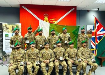 پاک آرمی نے برطانیہ میں منعقدہ کیمبرین پیٹرول ایکسرسائز 2025 میں گولڈ میڈل جیت لیا