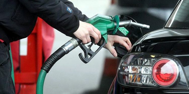 حکومت نے پیٹرولیم مصنوعات کی نئی قیمتوں کا اعلان کردیا