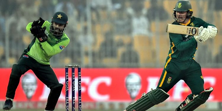 پہلا ون ڈے : جنوبی افریقہ کی پوری ٹیم آئوٹ ،پاکستان کو جیت کیلئے 264رنز کا ہدف