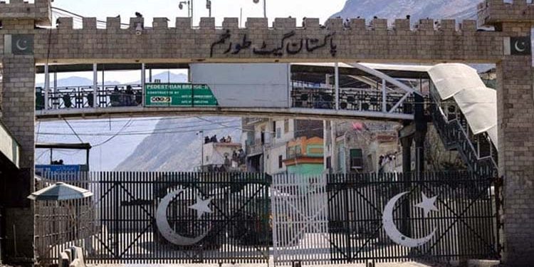 پاک افغان سرحد کی بندش ،افغانستان کی معیشت گھٹنوں پر آ گئی