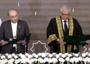 وفاقی آئینی عدالت کے پہلے چیف جسٹس امین الدین خان نے حلف اٹھا لیا