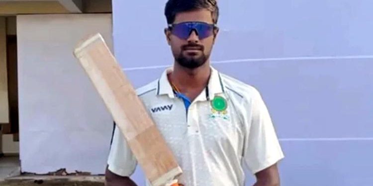 8 لگاتار چھکے، بھارتی کرکٹر نے روی شاستری اور گیری سوبرز کا ریکارڈ روند ڈالا، ویڈیو دیکھیں