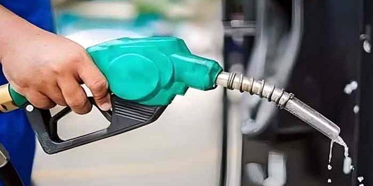 پیٹرولیم مصنوعات کی قیمتوں میں بڑے اضافے کا امکان