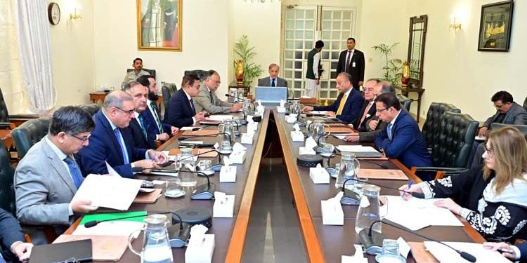 آئندہ برس مون سون کے نقصانات سے بچنے کےلیے ابھی سے تیاری کی جائے، وزیراعظم