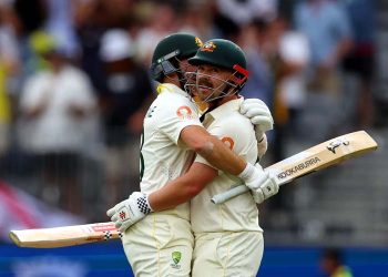 ایشز: ٹریوس ہیڈ کی جارحانہ سنچری، انگلینڈ کو پہلے ٹیسٹ میں شکست ‏