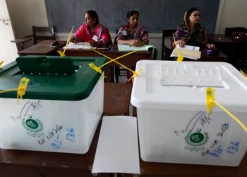 قومی اسمبلی کے 6 اور صوبائی اسمبلی کے 7 حلقوں میں ضمنی انتخابات کیلئے پولنگ کا وقت ختم