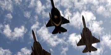 American experts also acknowledge the superiority of the Pakistan Air Force over the Indian Air Force in electronic warfare.