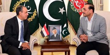 فیلڈ مارشل عاصم منیر سے مصری وزیر خارجہ کی ملاقات، دفاعی تعاون بڑھانے کا عزم