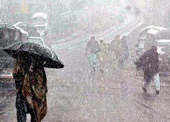 آج رات مغربی ہوائیں پاکستان میں داخل ہونے کا امکان، بارش اور برفباری کی پیش گوئی