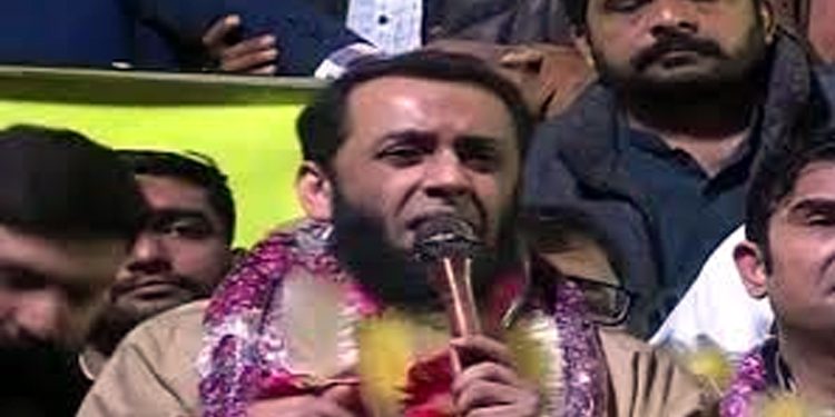 عمران خان ایک ذہنی مریض ہے خان نہیں تو کچھ نہیں والی سوچ پر لعنت بھیجتے ہیں، وزیر اطلاعات