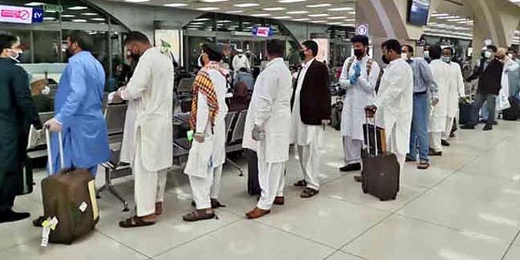 بھیک مانگنے پر مختلف ممالک سے 60 ہزار سے زائد پاکستانیوں کو ڈی پورٹ کیے جانے کا انکشاف